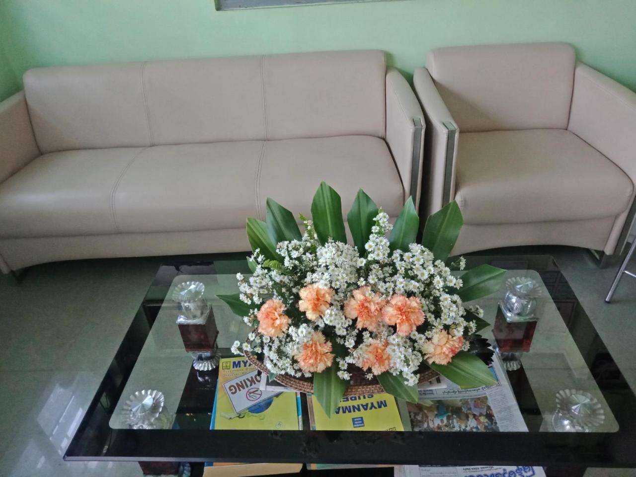 Nay Chi Linn Hotel Pathein Exterior foto